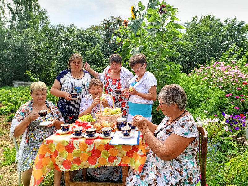 Участники клуба «Гармония» отметили Яблочный Спас