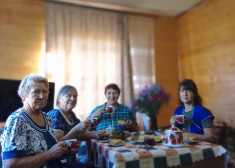 Занятие по ретротерапии с получателями социальных услуг