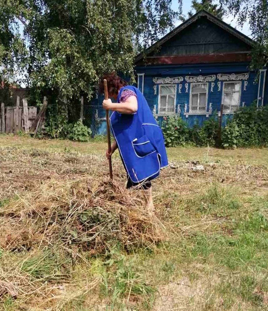 Социальные работники провели акцию «Чистый двор»