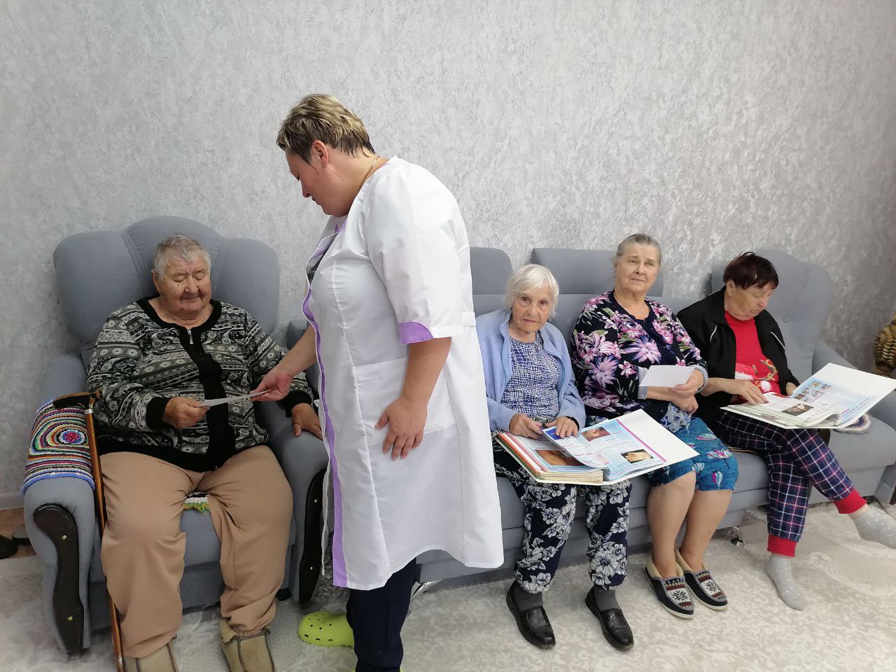 Участие в беседе, посвященной летним травмам