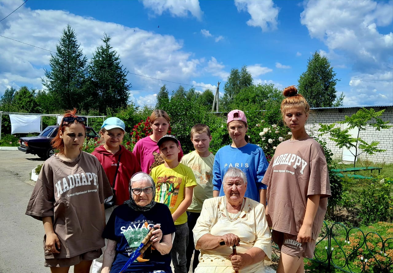 Волонтерский отряд «Лучики добра» в гостях в Спецжилдоме