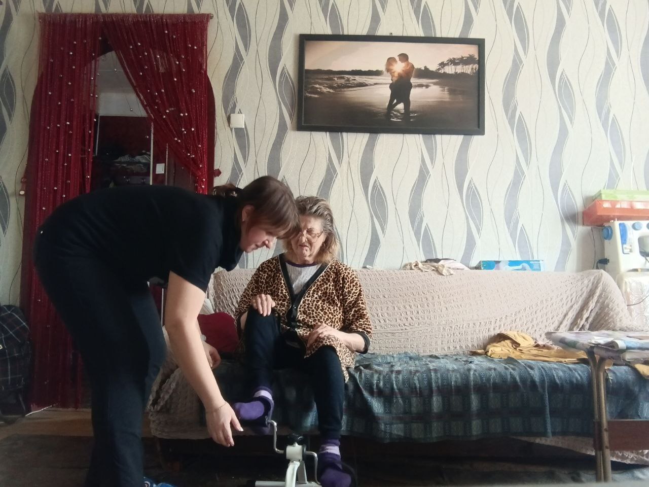 Лечебная физкультура — это важный аспект здоровья и благополучия пожилых людей.