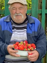 Сезон ягод на приусадебных участках наших получателей социальных услуг. 