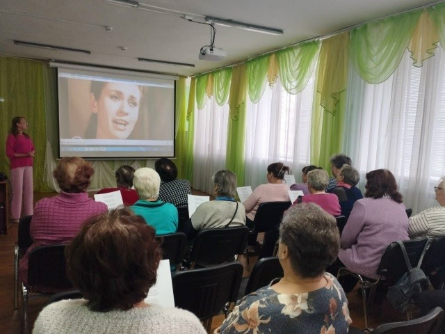 Литературно-музыкальная гостиная   «Улыбка мамы – счастья добрый вестник».